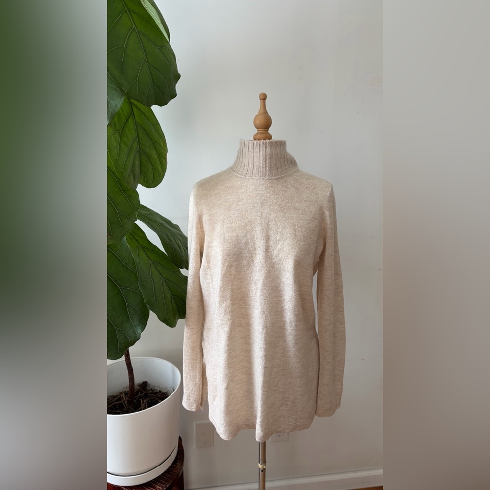 Vince Cashmere Side Slit Turtleneck Sweater Oatmeal Cream Sz Small